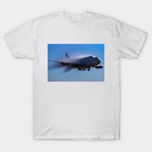 747 Dreamlifter In Vapor Cloud T-Shirt